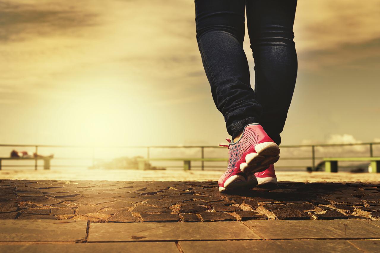 Una problematica o un dolore vecchio possono portare a camminare in modo scorretto, con conseguenze